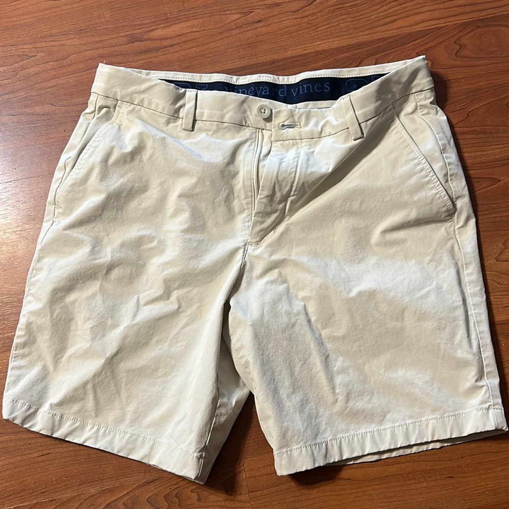 Vineyard vines shorts
